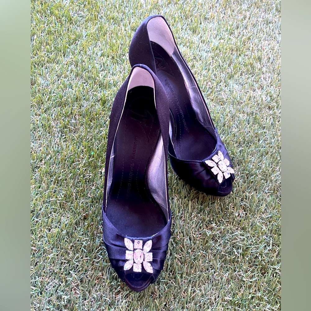 Giuseppe Zanotti Black Crystal Heels Very Good Condition 36 1/2